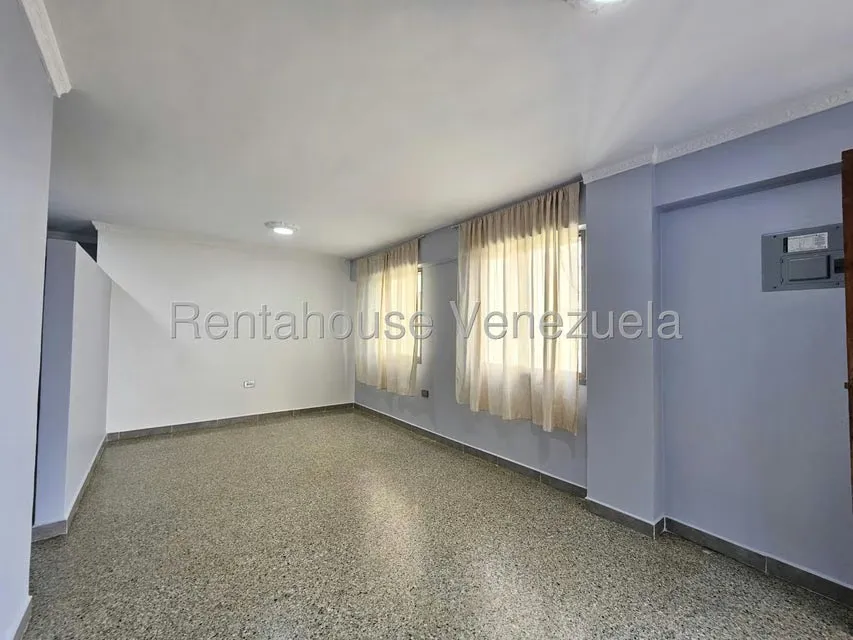 Apartamento (1 Nivel) en Alquiler en Zona Oeste, Lara - 5