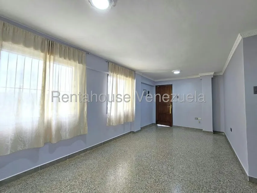 Apartamento (1 Nivel) en Alquiler en Zona Oeste, Lara - 8