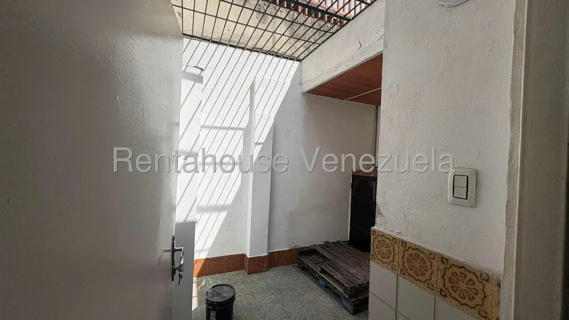 Local Comercial en Alquiler en Los Rosales, Distrito Metropolitano - 12