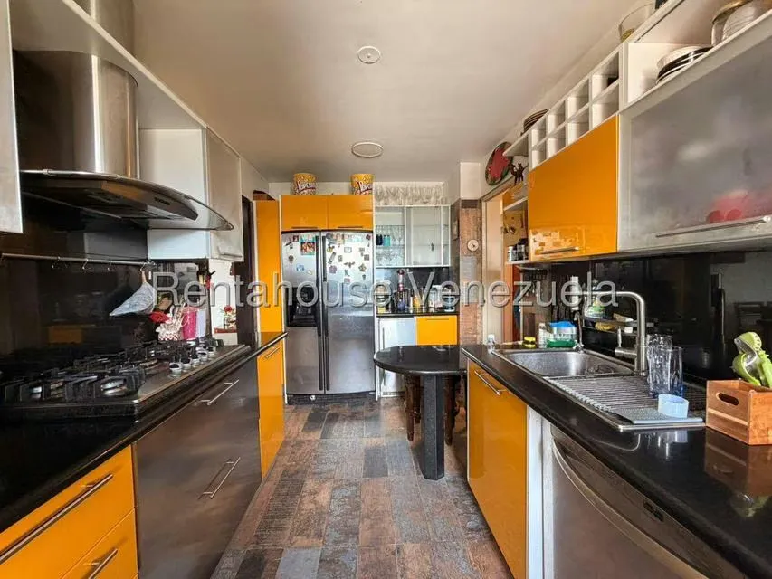 Apartamento (1 Nivel) en Venta en El Rosal, Distrito Metropolitano - 23