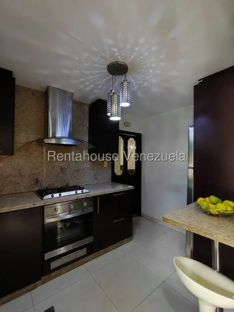 Apartamento (1 Nivel) en Venta en Los Dos Caminos, Distrito Metropolitano - 12