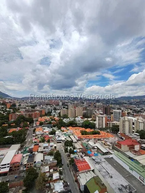 Apartamento (1 Nivel) en Venta en Los Dos Caminos, Distrito Metropolitano - 13
