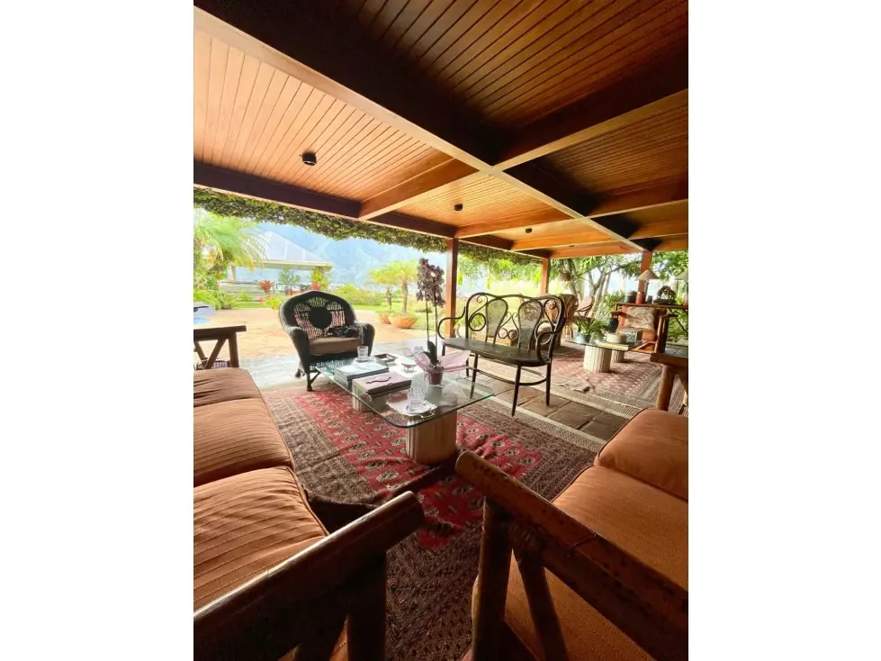 Vendo casa c/ vista 1844m2 Lomas del Mirador 3601 - 2