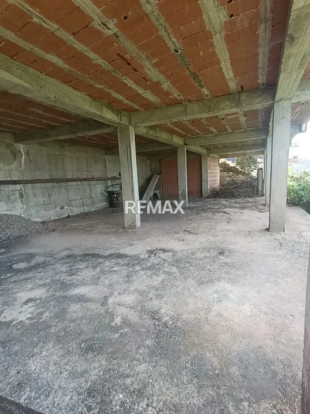 TERRENO EN VENTA - 3