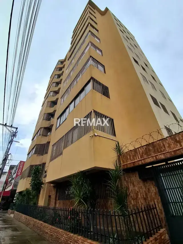 APARTAMENTO EN VENTA SECTOR EL FRIO PUERTO LA CRUZ RESIDENCIA LA PLAYA CON HERMOSA VISTA