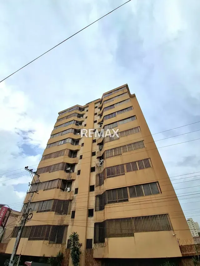APARTAMENTO EN VENTA SECTOR EL FRIO PUERTO LA CRUZ RESIDENCIA LA PLAYA CON HERMOSA VISTA - 2