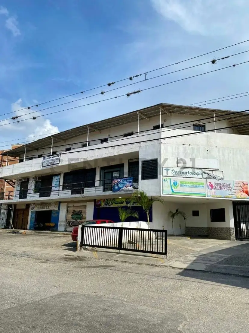 EN VENTA LOCAL COMERCIAL EN EL CENTRO DE CABUDARE