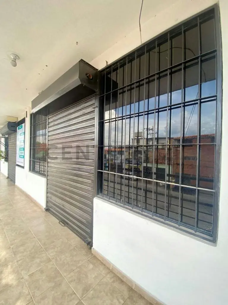 EN VENTA LOCAL COMERCIAL EN EL CENTRO DE CABUDARE - 2
