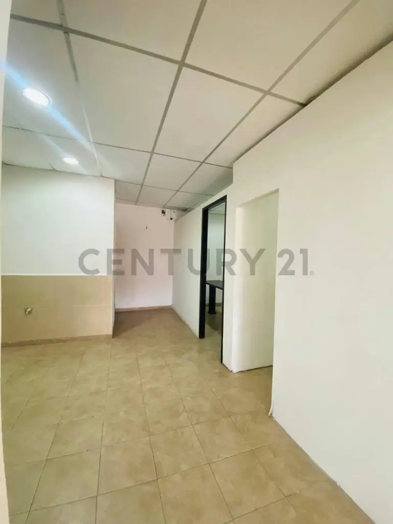 EN VENTA LOCAL COMERCIAL EN EL CENTRO DE CABUDARE - 5