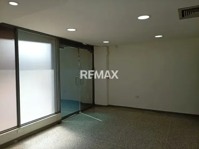 LOCAL COMERCIAL EN ALQUILER EN AV. 3 Y SAN MARTIN - 4