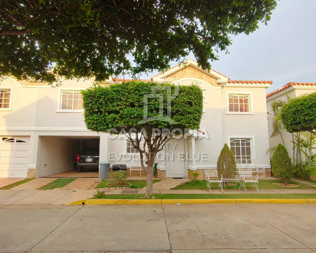 Townhouse Conjunto Residencial Antares Villa. Zona Norte de Maracaibo