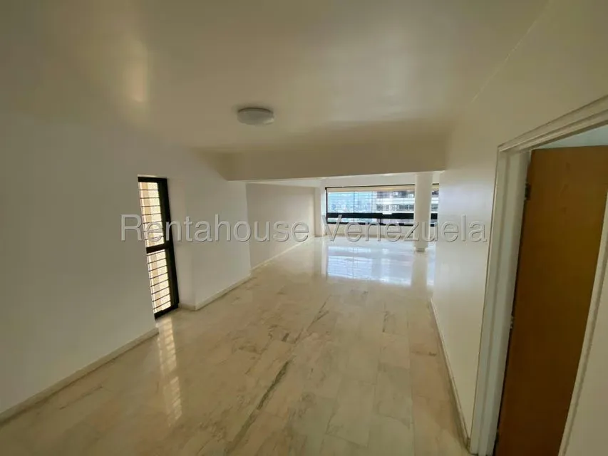 Apartamento (1 Nivel) en Venta en Santa Eduvigis, Distrito Metropolitano - 3