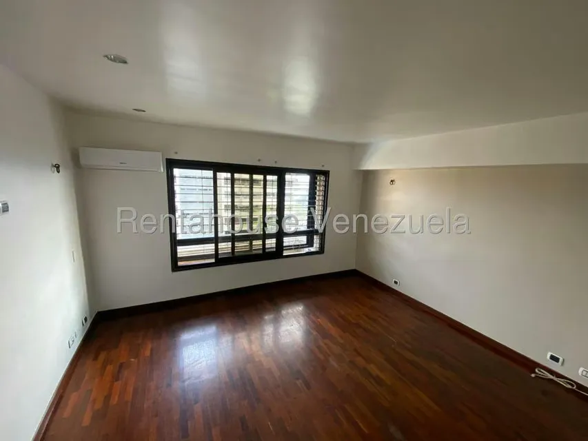 Apartamento (1 Nivel) en Venta en Santa Eduvigis, Distrito Metropolitano - 21