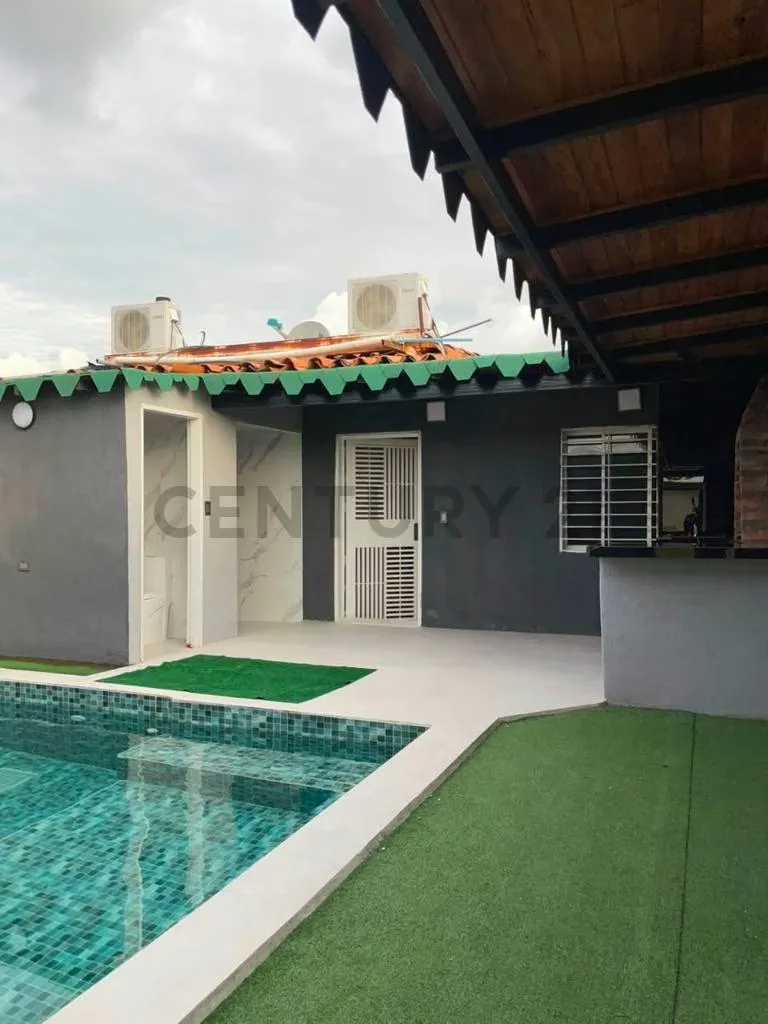 Casa en Venta con Piscina Urbanización Agua Clara - 9