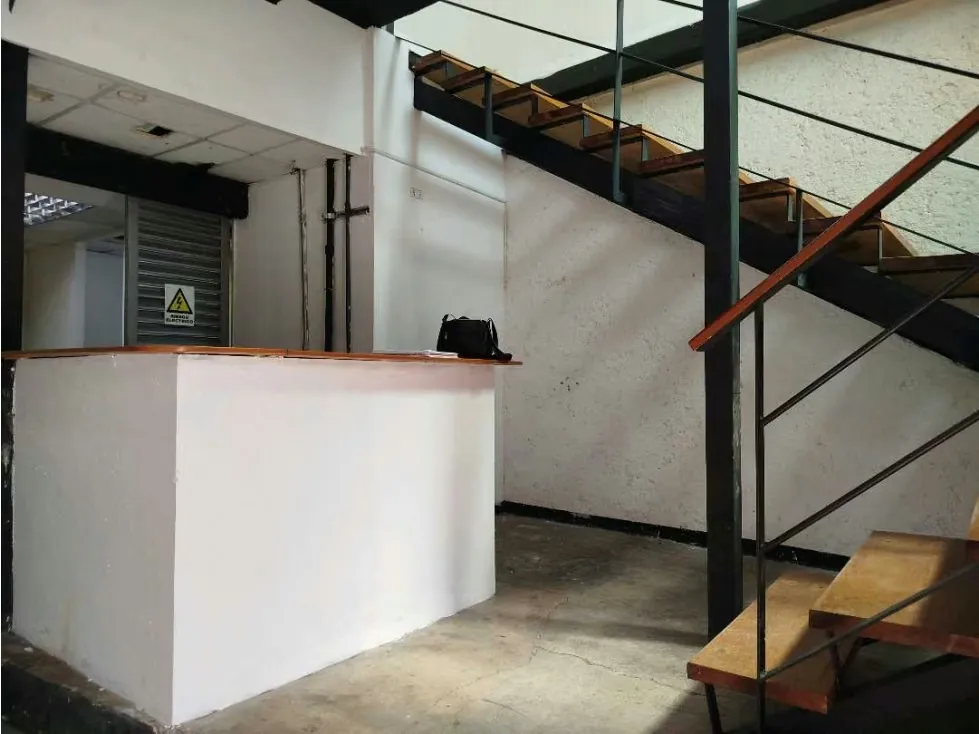 Amplio y Estratégico LOCAL 380m2 en dos niveles. La Urbina - 8