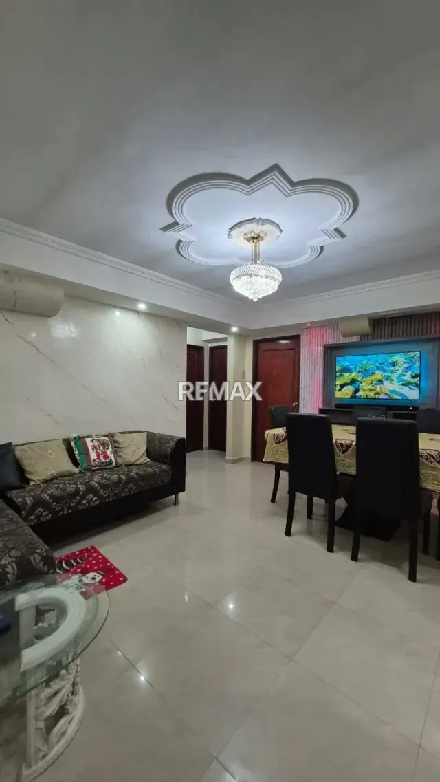 VENDE APTO EN URB. LA PAZ - 5