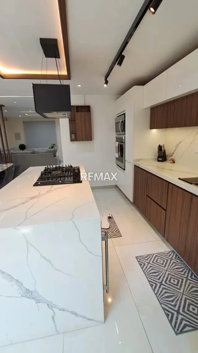 Venta de Moderno de Townhouse 100% Amoblado en El Rincón, Naguanagua - 13