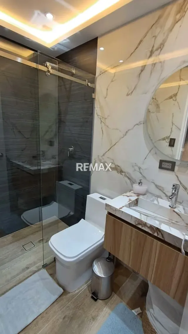 Venta de Moderno de Townhouse 100% Amoblado en El Rincón, Naguanagua - 16