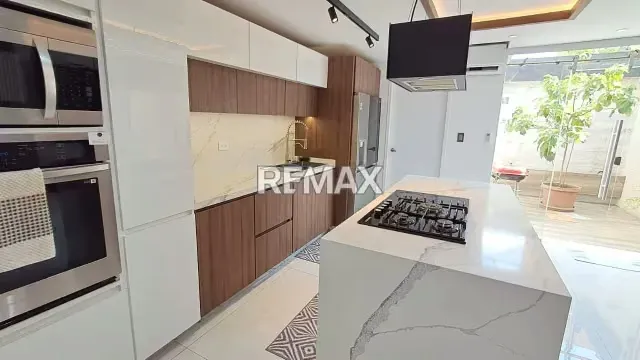 Venta de Moderno de Townhouse 100% Amoblado en El Rincón, Naguanagua - 20