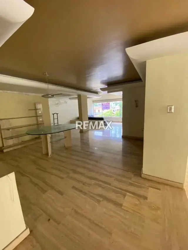 EN VENTA CASA EN LA URB. EL BOSQUE VALENCIA - 4