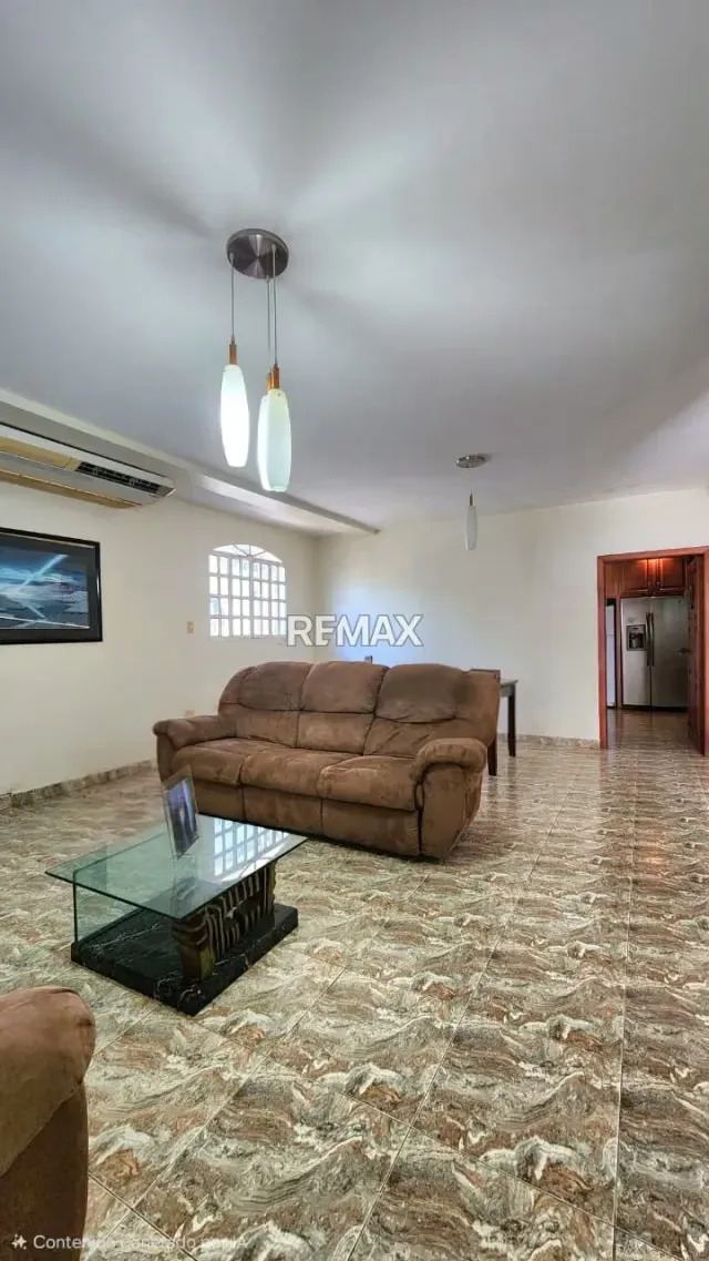 SE VENDE TOWN HOUSE EN AV. ANDRÉS ELOY BLANCO, LAS AVENIDAS. - 17