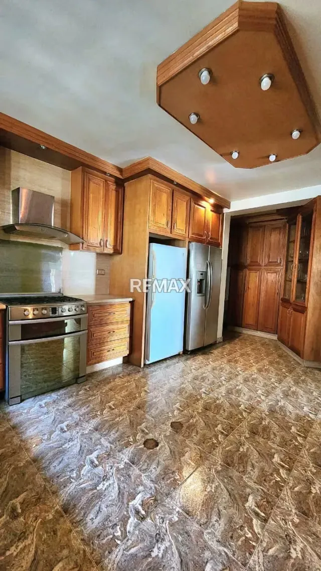 SE VENDE TOWN HOUSE EN AV. ANDRÉS ELOY BLANCO, LAS AVENIDAS. - 4