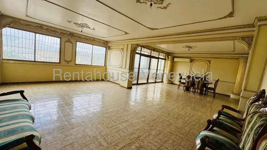Apartamento (1 Nivel) en Venta en Centro, Aragua - 3