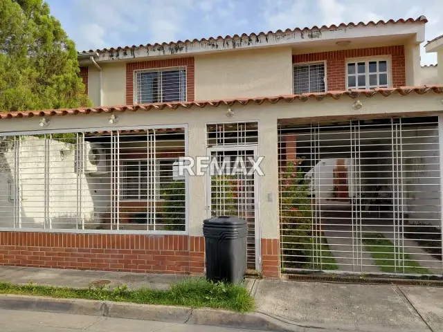 SE VENDE CASA URB LOS GIRASOLES LA MORITA - 2