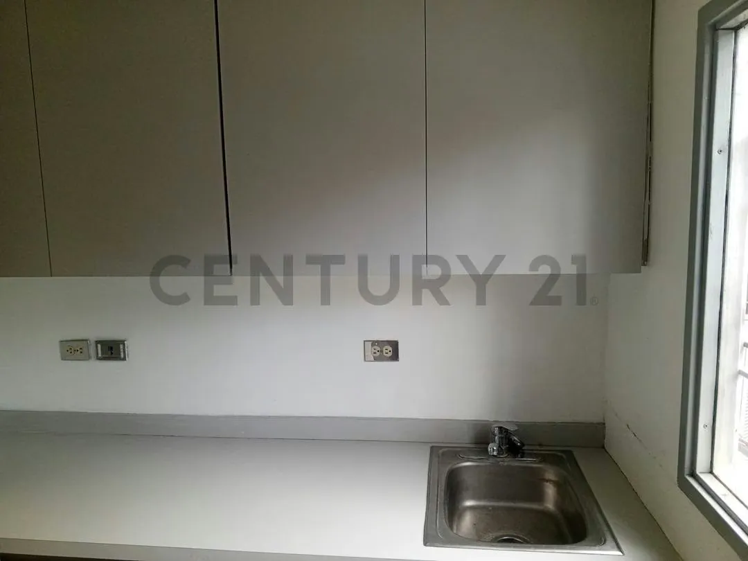 ¡Oportunidad de Inversión Única! Local Comercial en Alquiler en La Casona II - 19