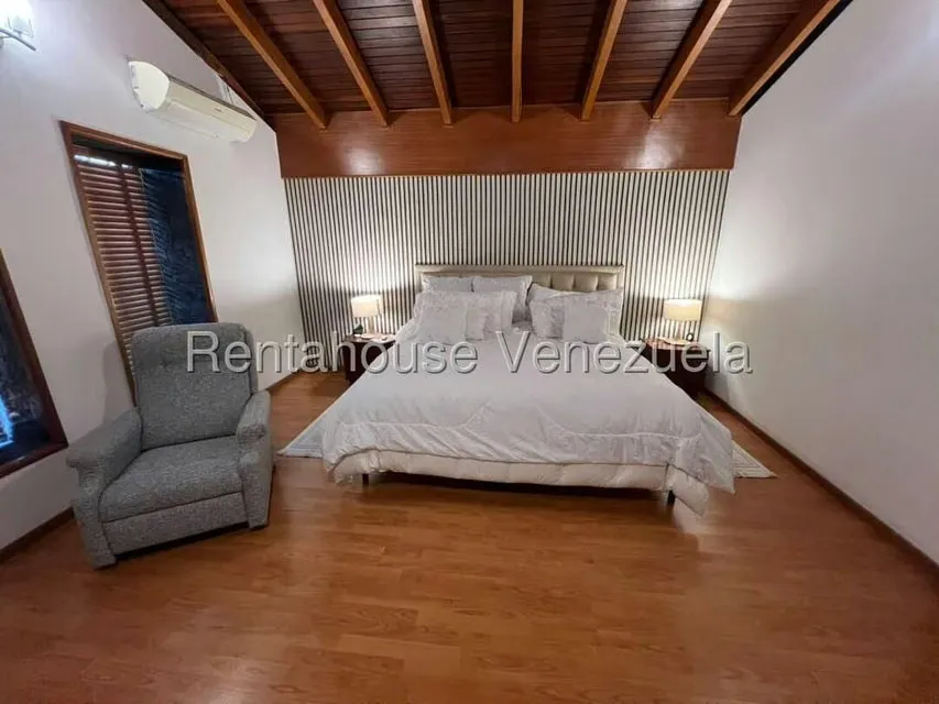 Casa (Multipes Niveles) en Venta en Cumbres de Curumo, Distrito Metropolitano - 15
