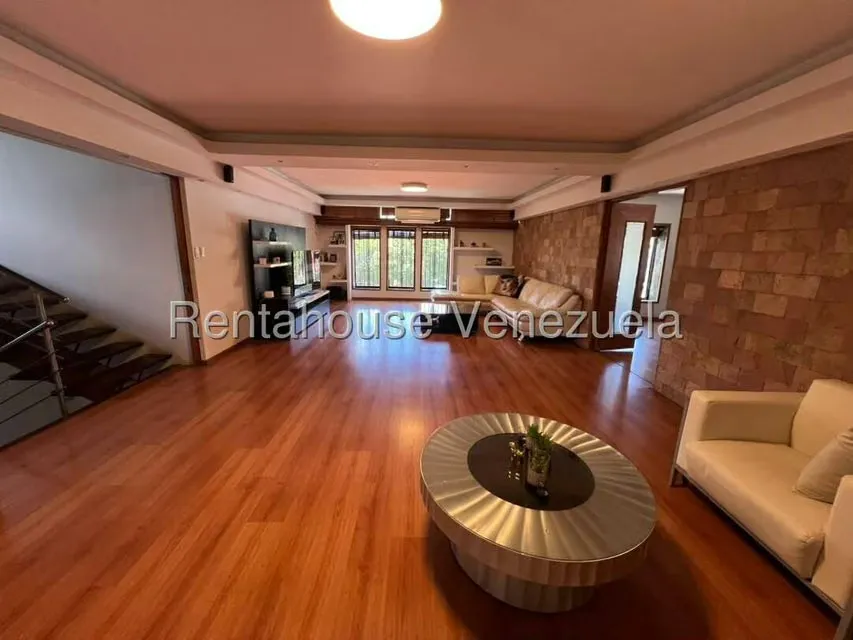 Casa (Multipes Niveles) en Venta en Cumbres de Curumo, Distrito Metropolitano - 24