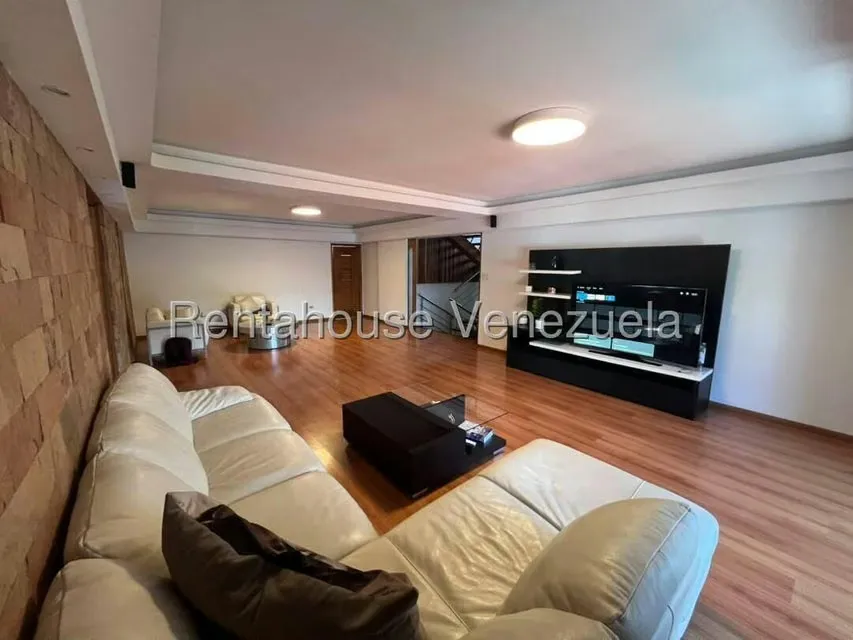 Casa (Multipes Niveles) en Venta en Cumbres de Curumo, Distrito Metropolitano - 27