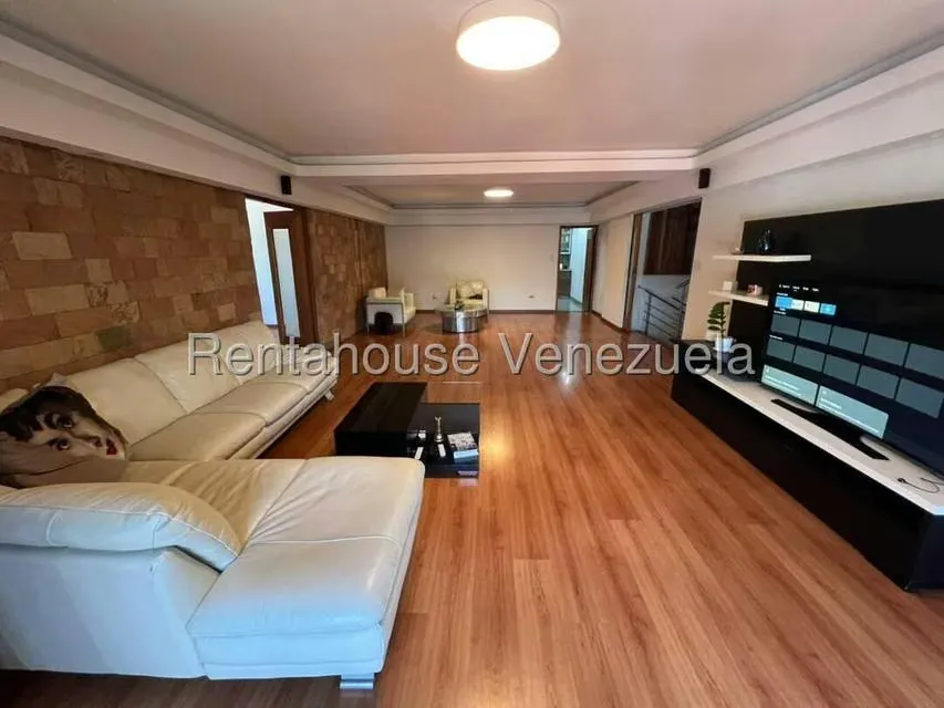 Casa (Multipes Niveles) en Venta en Cumbres de Curumo, Distrito Metropolitano - 28