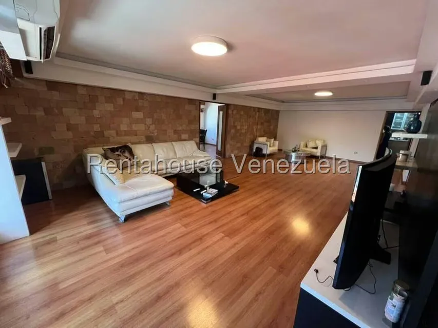 Casa (Multipes Niveles) en Venta en Cumbres de Curumo, Distrito Metropolitano - 29