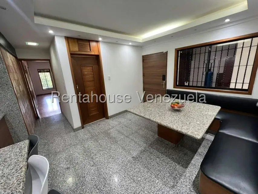 Casa (Multipes Niveles) en Venta en Cumbres de Curumo, Distrito Metropolitano - 35