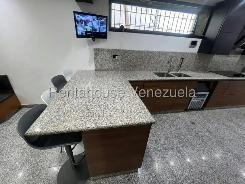 Casa (Multipes Niveles) en Venta en Cumbres de Curumo, Distrito Metropolitano - 38