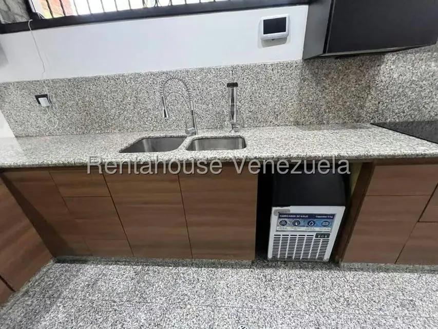 Casa (Multipes Niveles) en Venta en Cumbres de Curumo, Distrito Metropolitano - 40