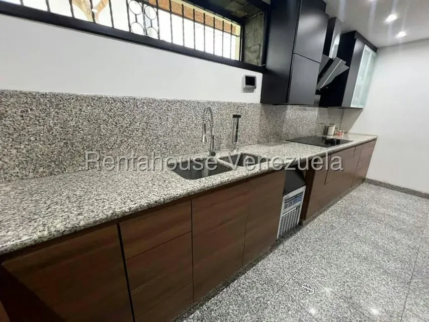 Casa (Multipes Niveles) en Venta en Cumbres de Curumo, Distrito Metropolitano - 41