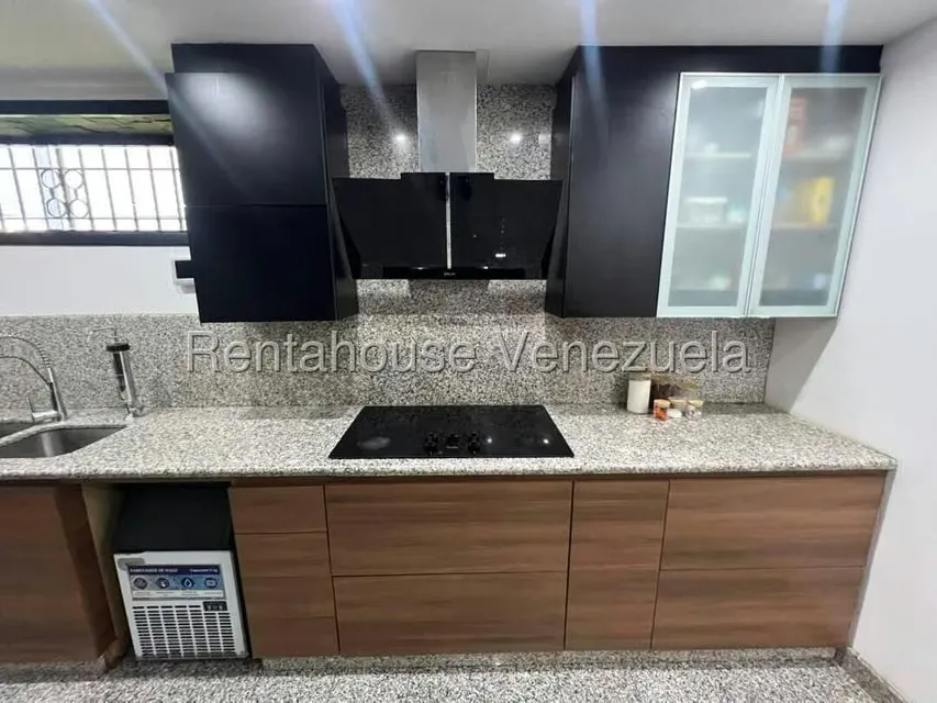 Casa (Multipes Niveles) en Venta en Cumbres de Curumo, Distrito Metropolitano - 43