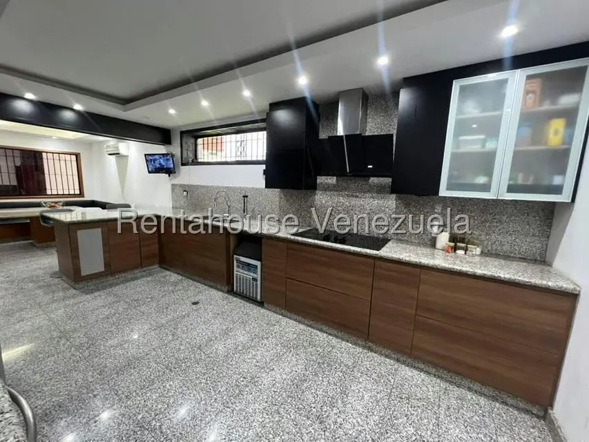 Casa (Multipes Niveles) en Venta en Cumbres de Curumo, Distrito Metropolitano - 47