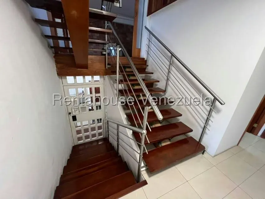 Casa (Multipes Niveles) en Venta en Cumbres de Curumo, Distrito Metropolitano - 50
