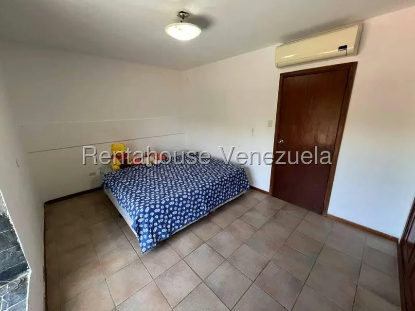 Casa (Multipes Niveles) en Venta en Cumbres de Curumo, Distrito Metropolitano - 52