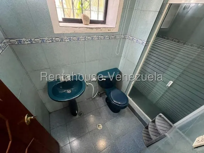 Casa (Multipes Niveles) en Venta en Cumbres de Curumo, Distrito Metropolitano - 56