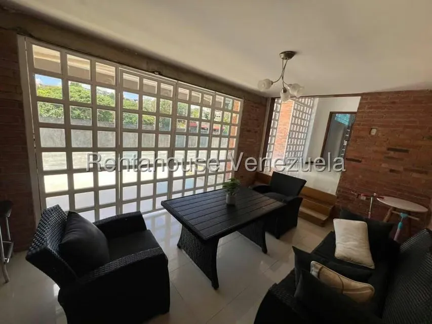 Casa (Multipes Niveles) en Venta en Cumbres de Curumo, Distrito Metropolitano - 61