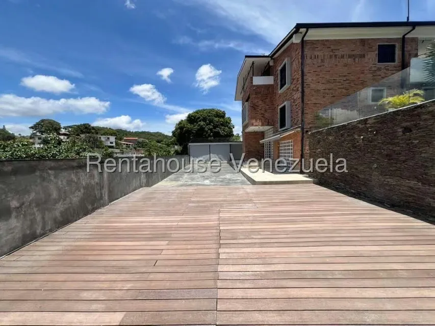 Casa (Multipes Niveles) en Venta en Cumbres de Curumo, Distrito Metropolitano - 66
