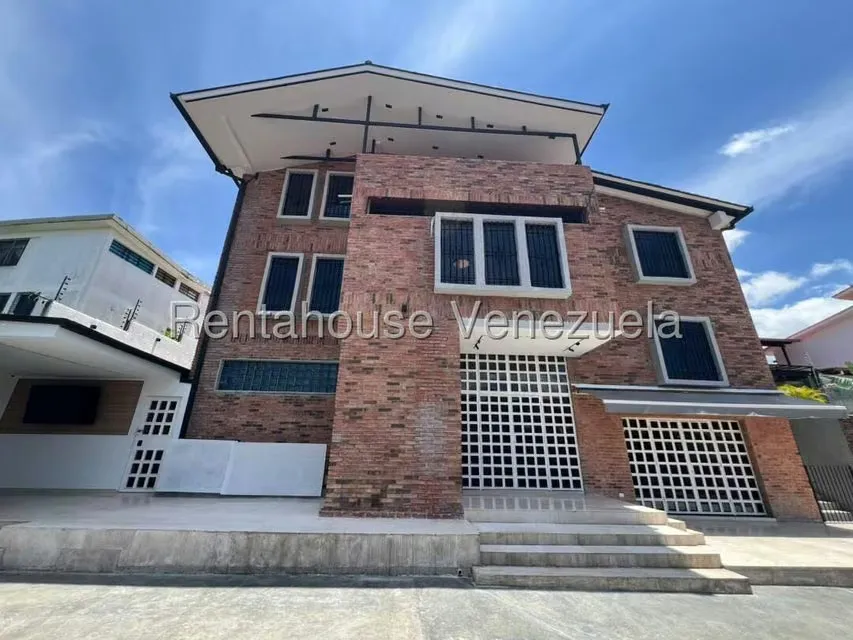 Casa (Multipes Niveles) en Venta en Cumbres de Curumo, Distrito Metropolitano - 70