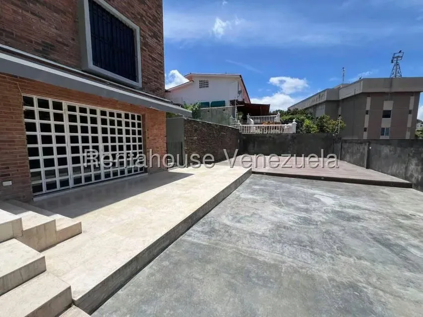 Casa (Multipes Niveles) en Venta en Cumbres de Curumo, Distrito Metropolitano - 71
