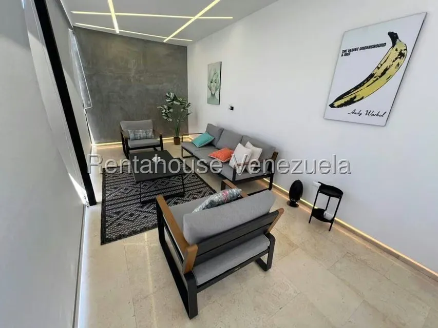 Casa (Multipes Niveles) en Venta en Cumbres de Curumo, Distrito Metropolitano - 73