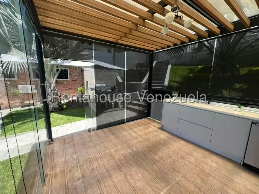 Casa (Multipes Niveles) en Venta en Cumbres de Curumo, Distrito Metropolitano - 83