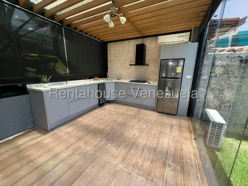 Casa (Multipes Niveles) en Venta en Cumbres de Curumo, Distrito Metropolitano - 85